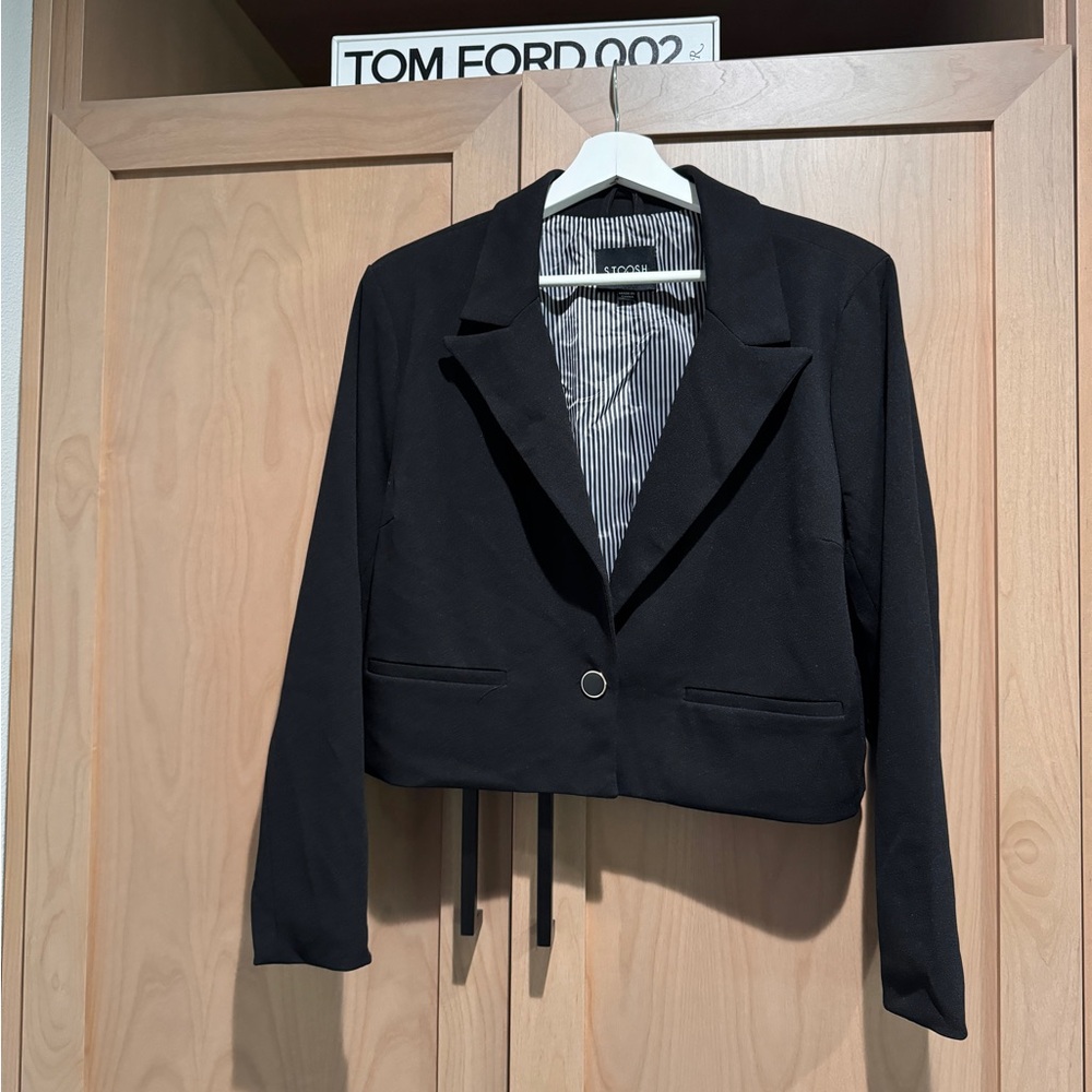 Cropped Stoosh black blazer L